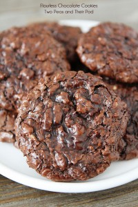 Flourless Chocolate-Chip Cookies - Two peas and their pod